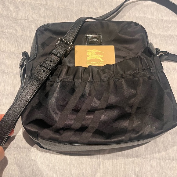 Burberry Nylon Crossbody with adjustable strap - Picture 4 of 9